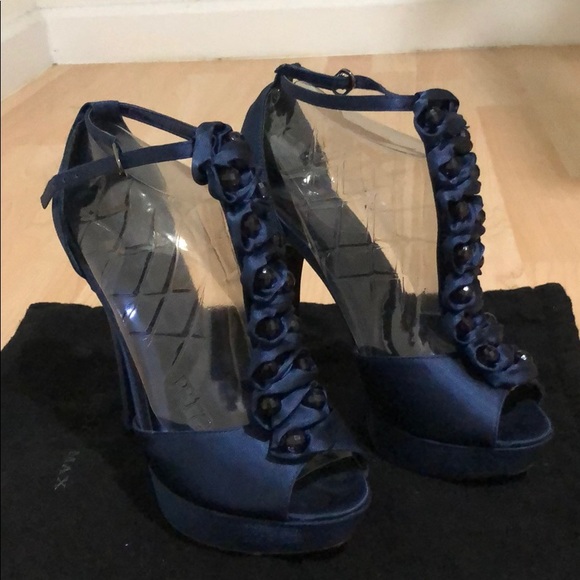 Shoes - Picture 1 of 4